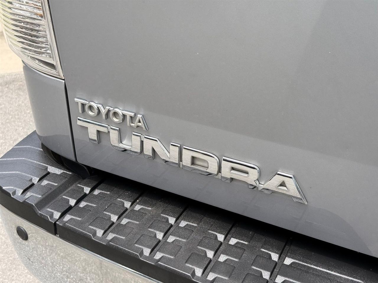 Toyota Tundra  2012