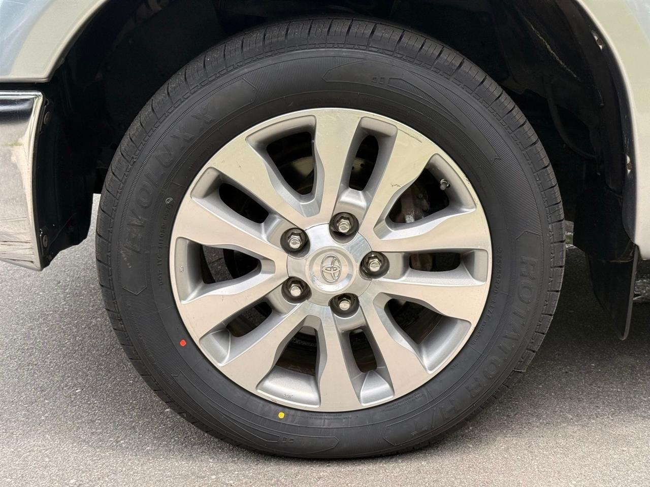 Toyota Tundra  2012