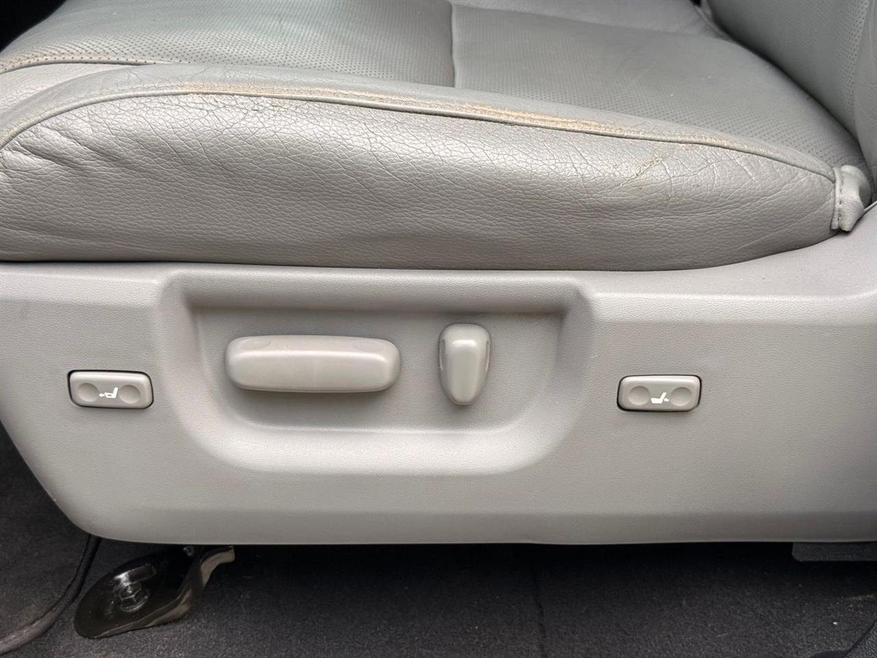 Toyota Tundra  2012