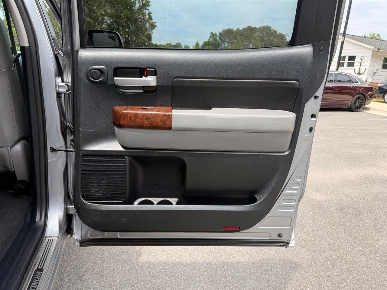 Toyota Tundra  2012