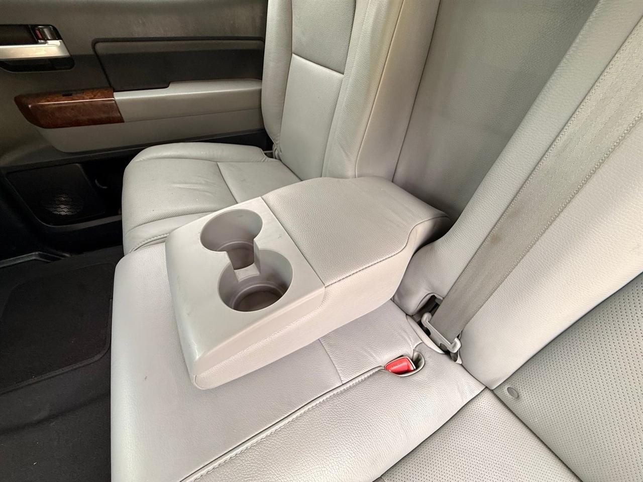 Toyota Tundra  2012