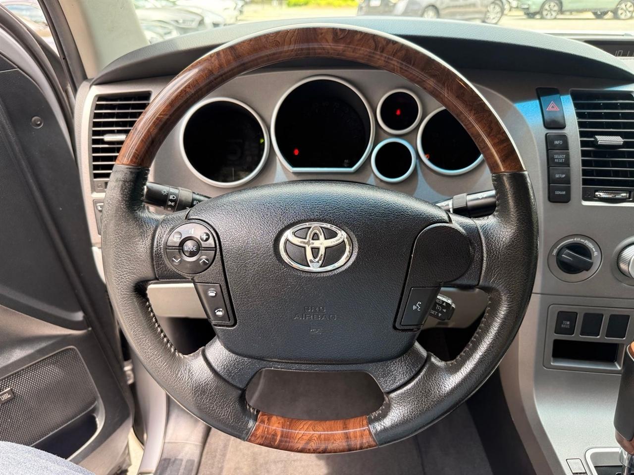 Toyota Tundra  2012
