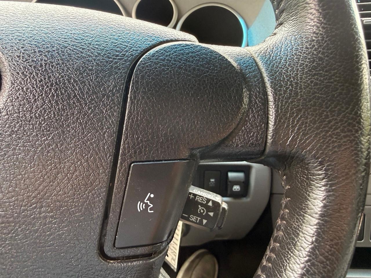 Toyota Tundra  2012