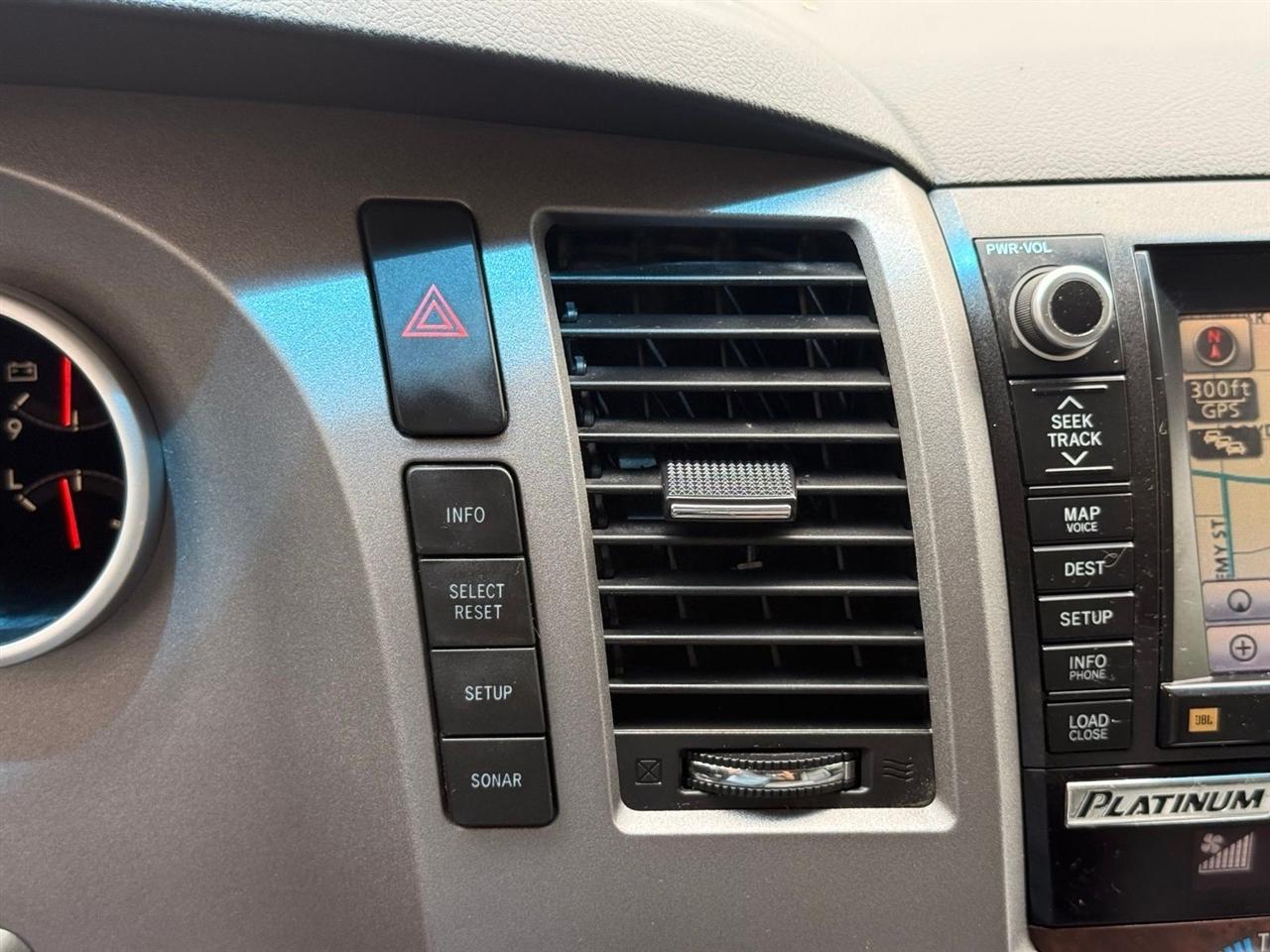 Toyota Tundra  2012