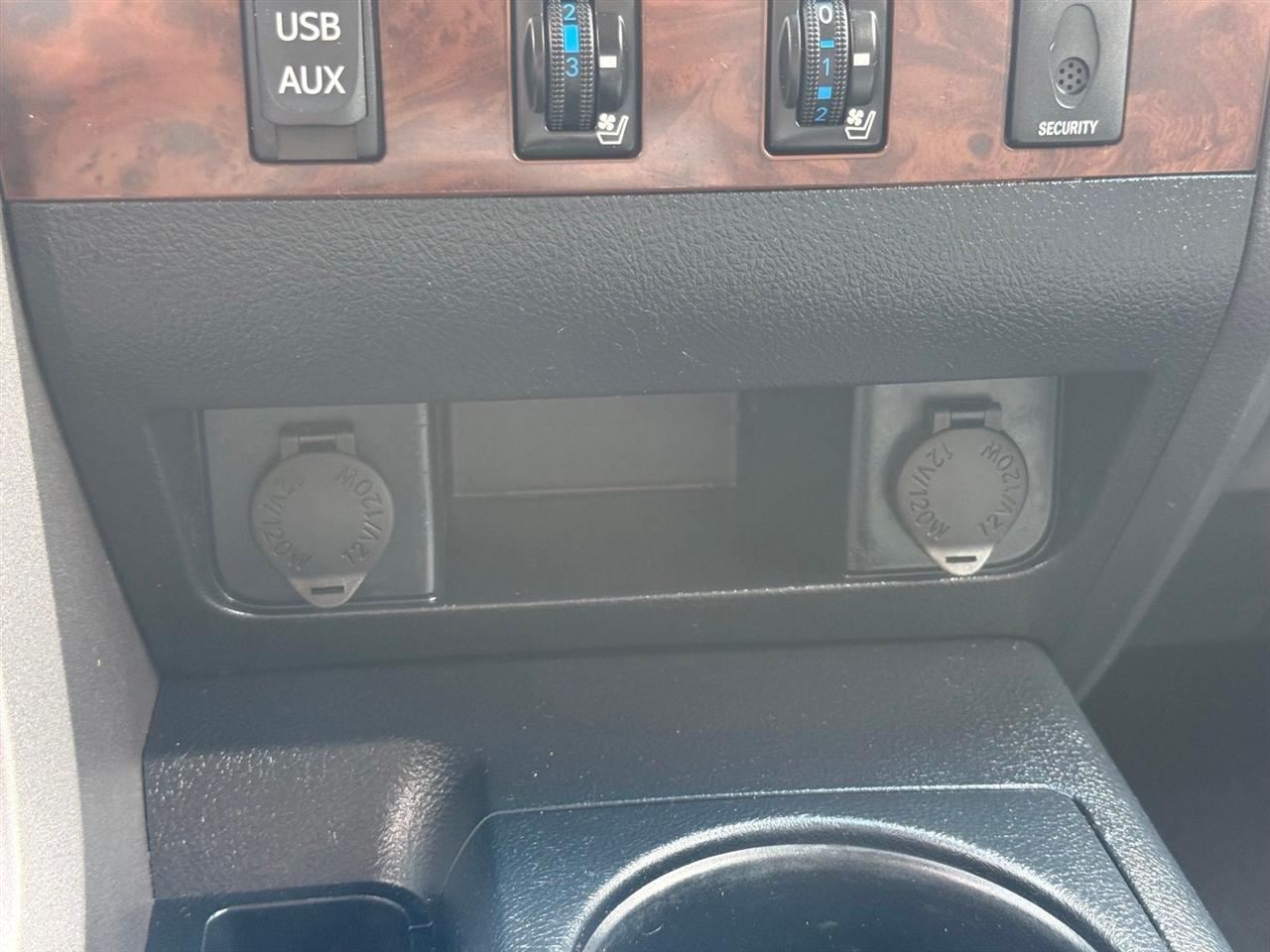 Toyota Tundra  2012