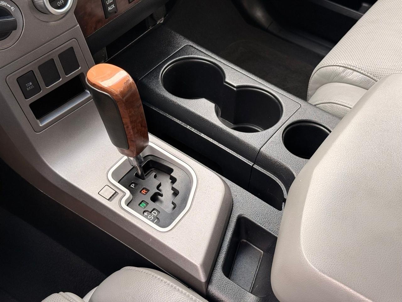 Toyota Tundra  2012