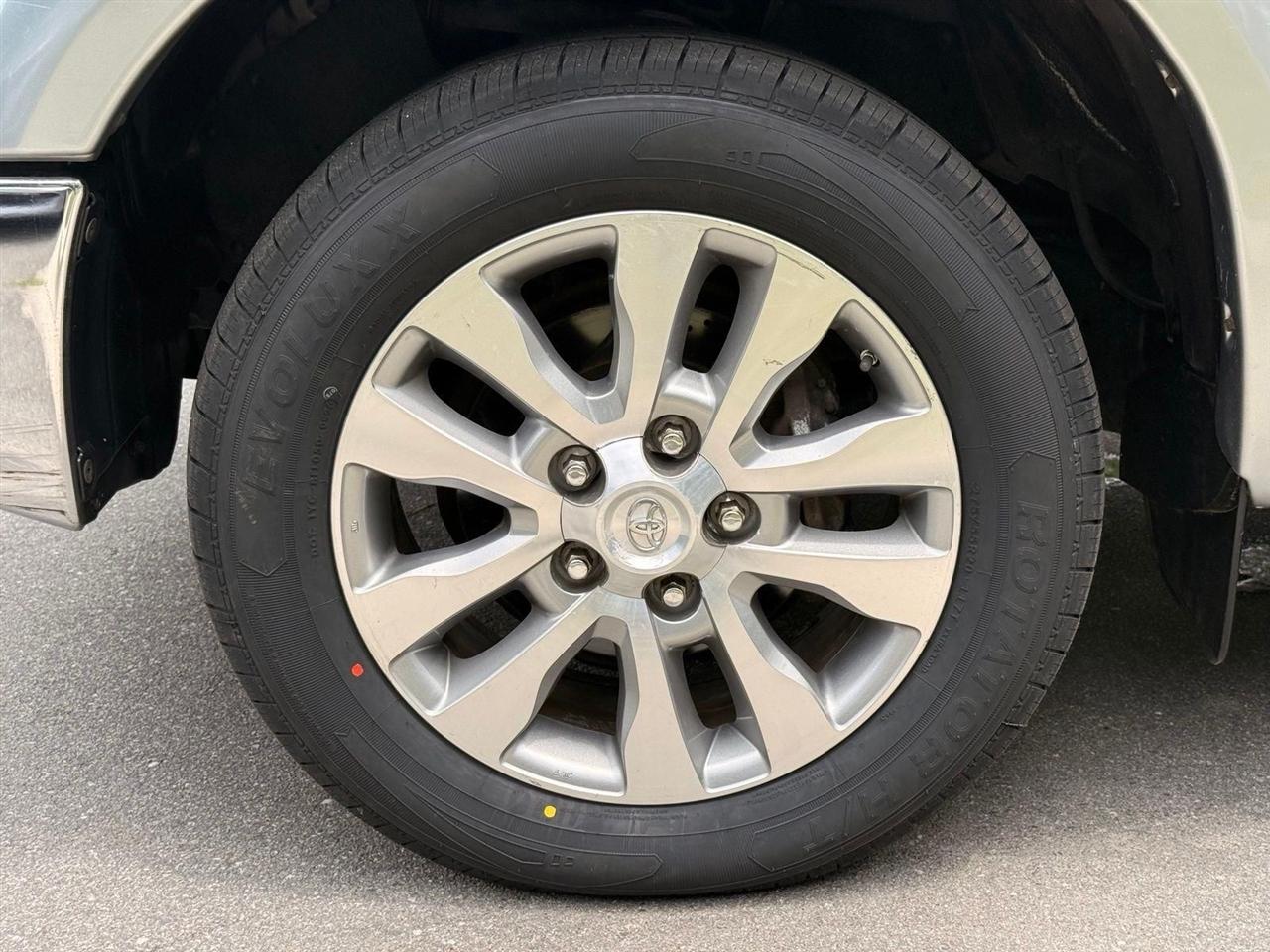 Toyota Tundra  2012
