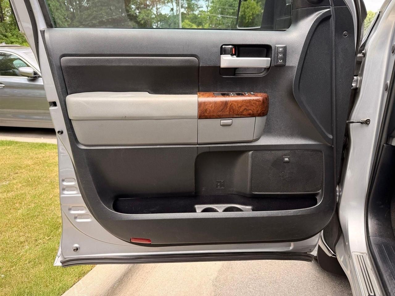 Toyota Tundra  2012