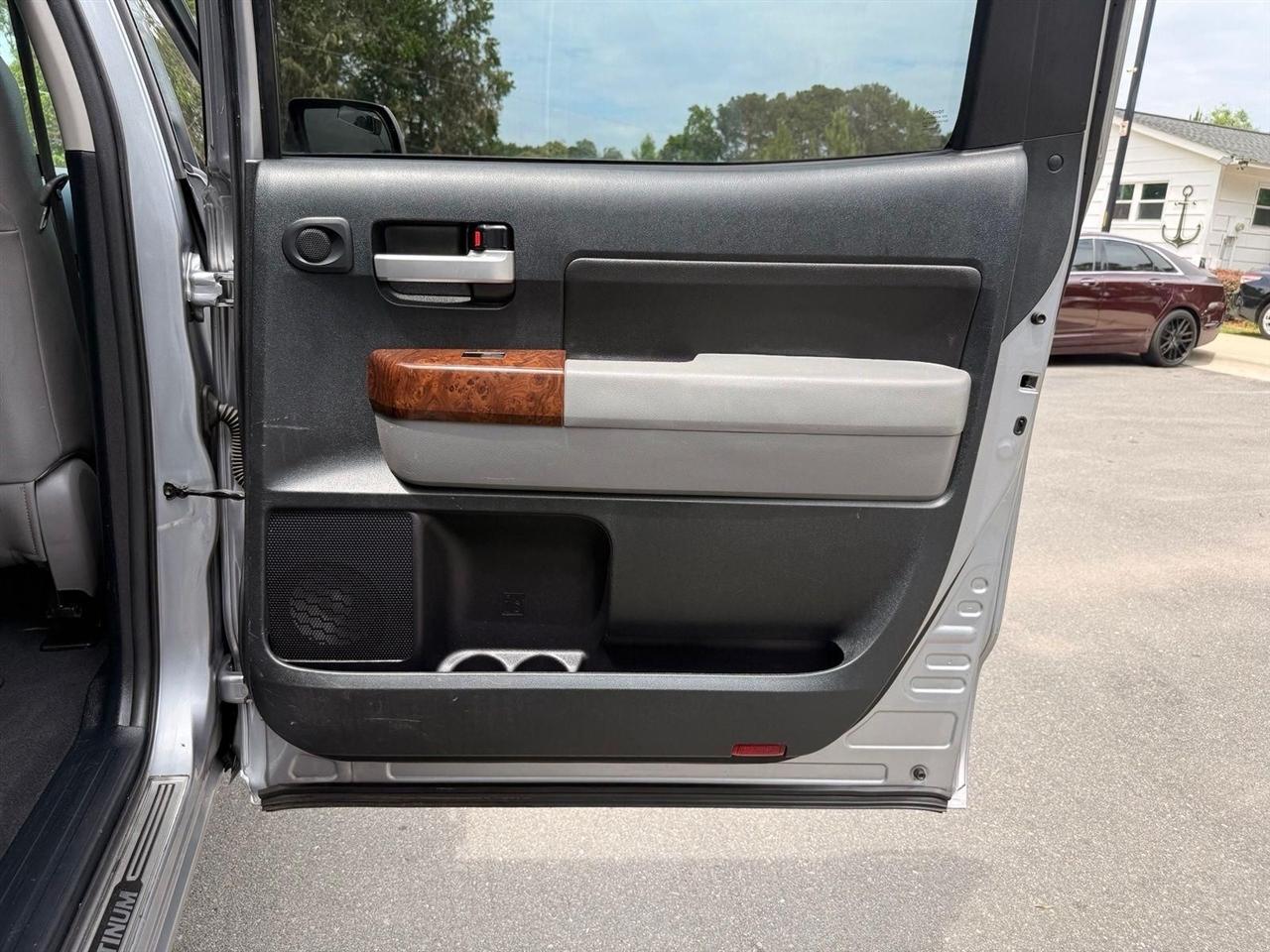 Toyota Tundra  2012
