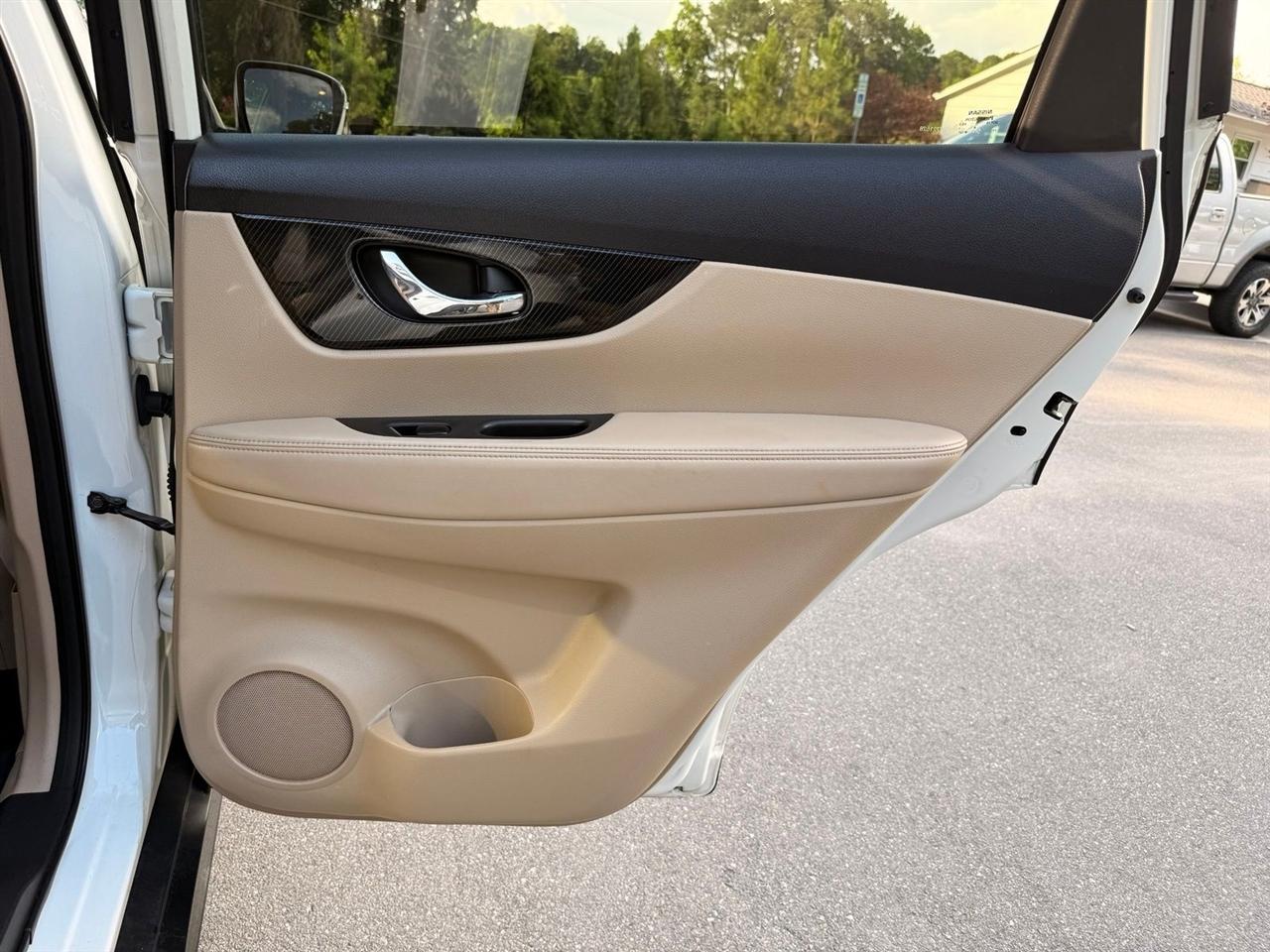 Nissan Rogue  2019
