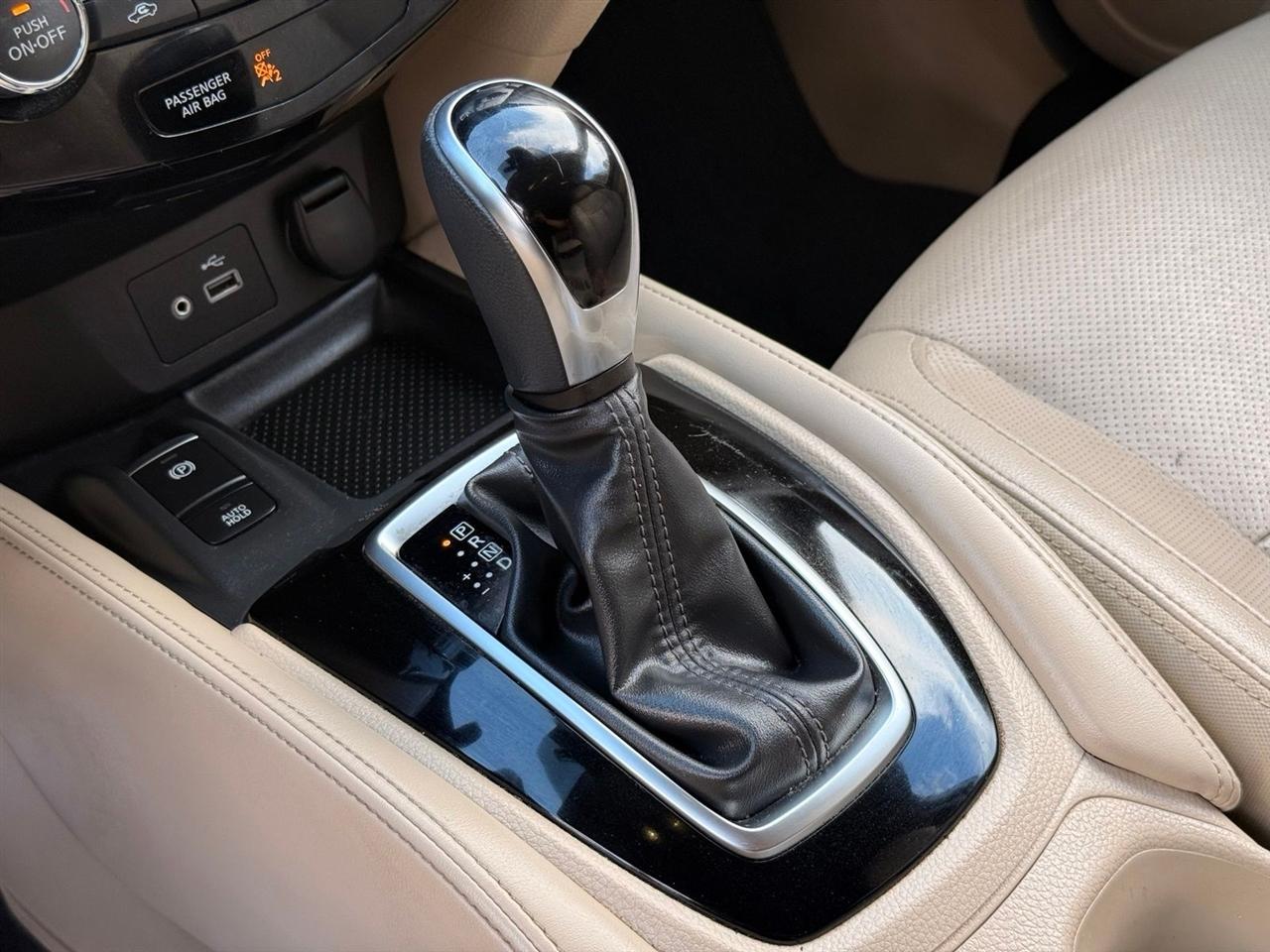 Nissan Rogue  2019