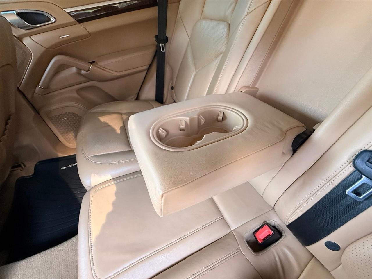 Porsche Cayenne  2014