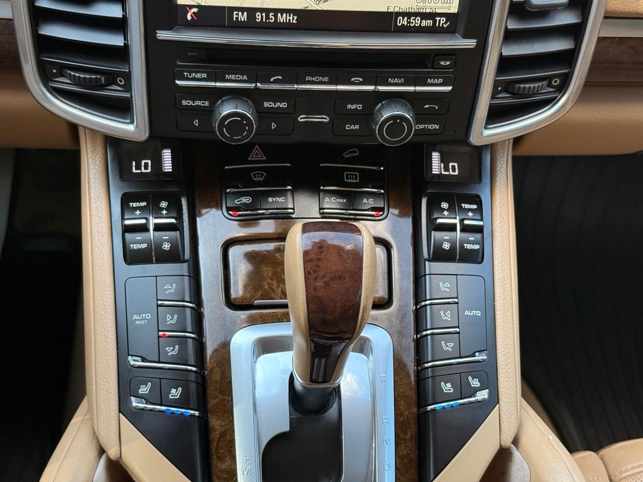 Porsche Cayenne  2014