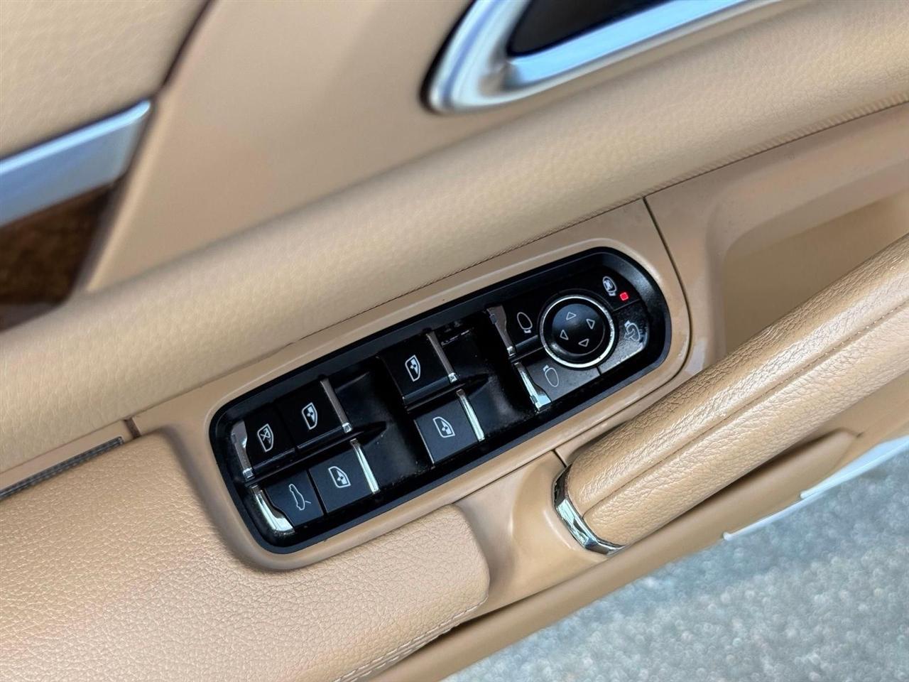 Porsche Cayenne  2014
