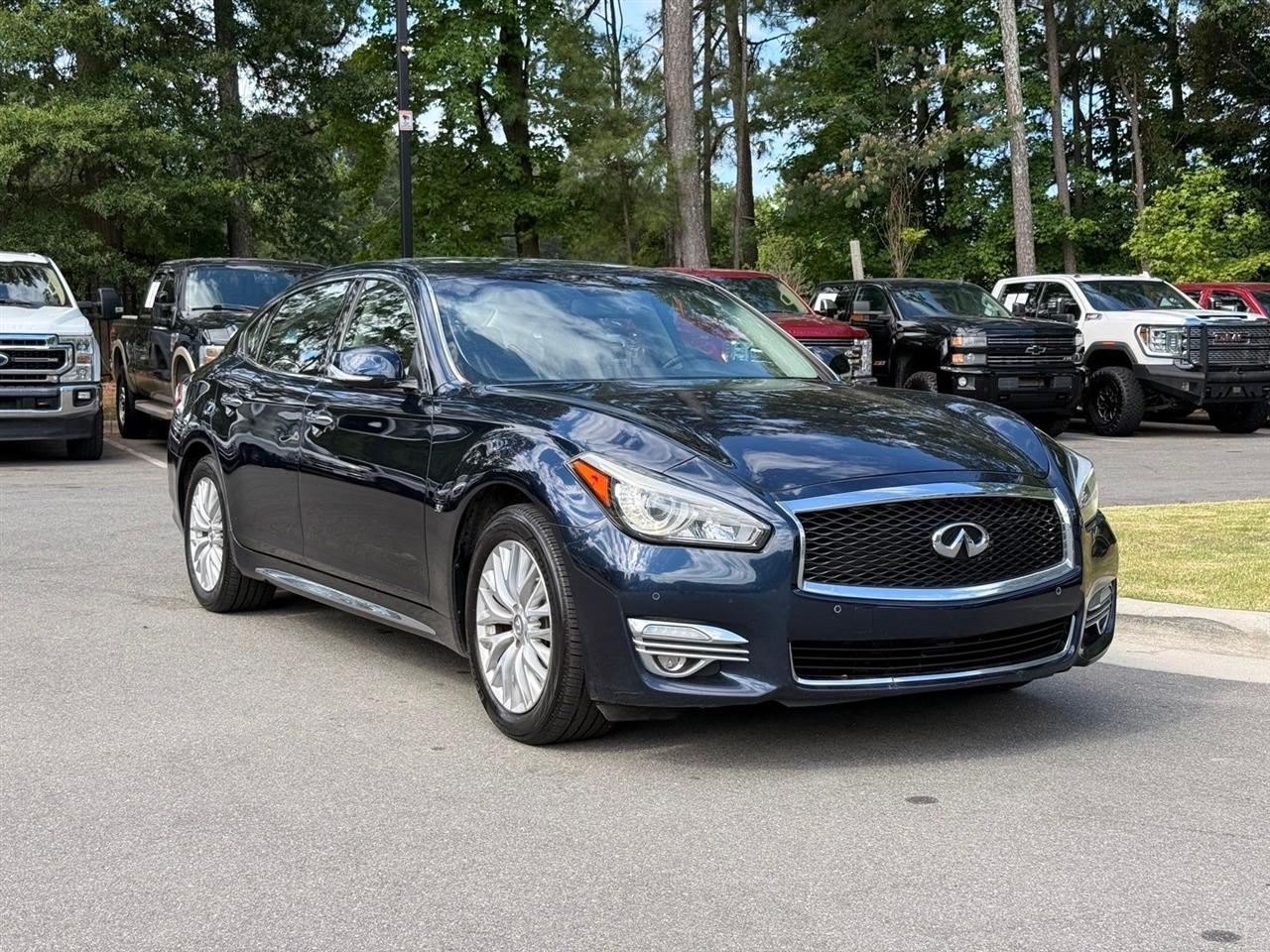 Infiniti Q70  2015