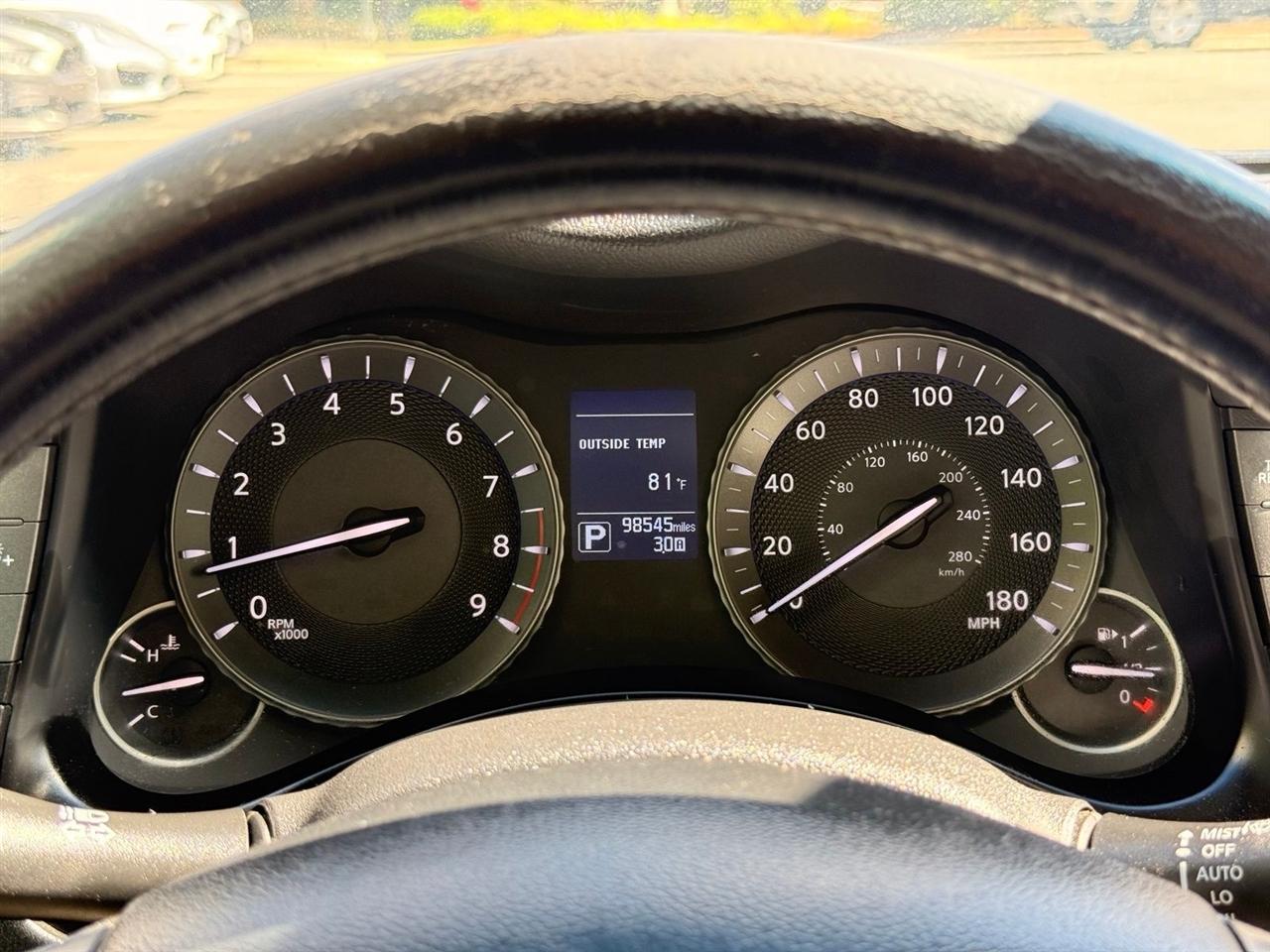 Infiniti Q70  2015