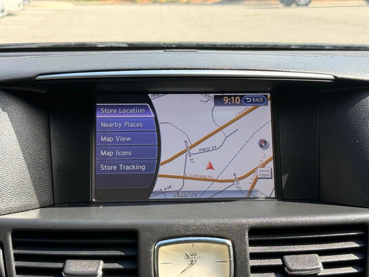 Infiniti Q70  2015
