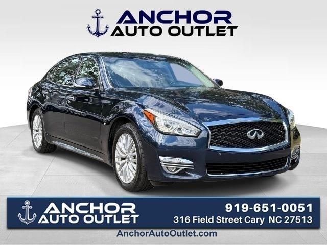 Infiniti Q70  2015
