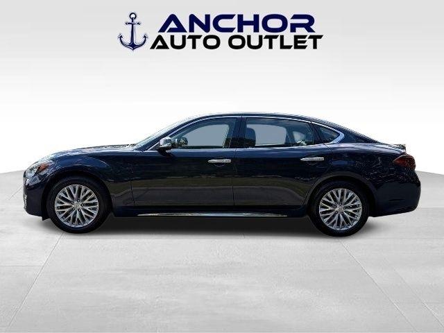 Infiniti Q70  2015