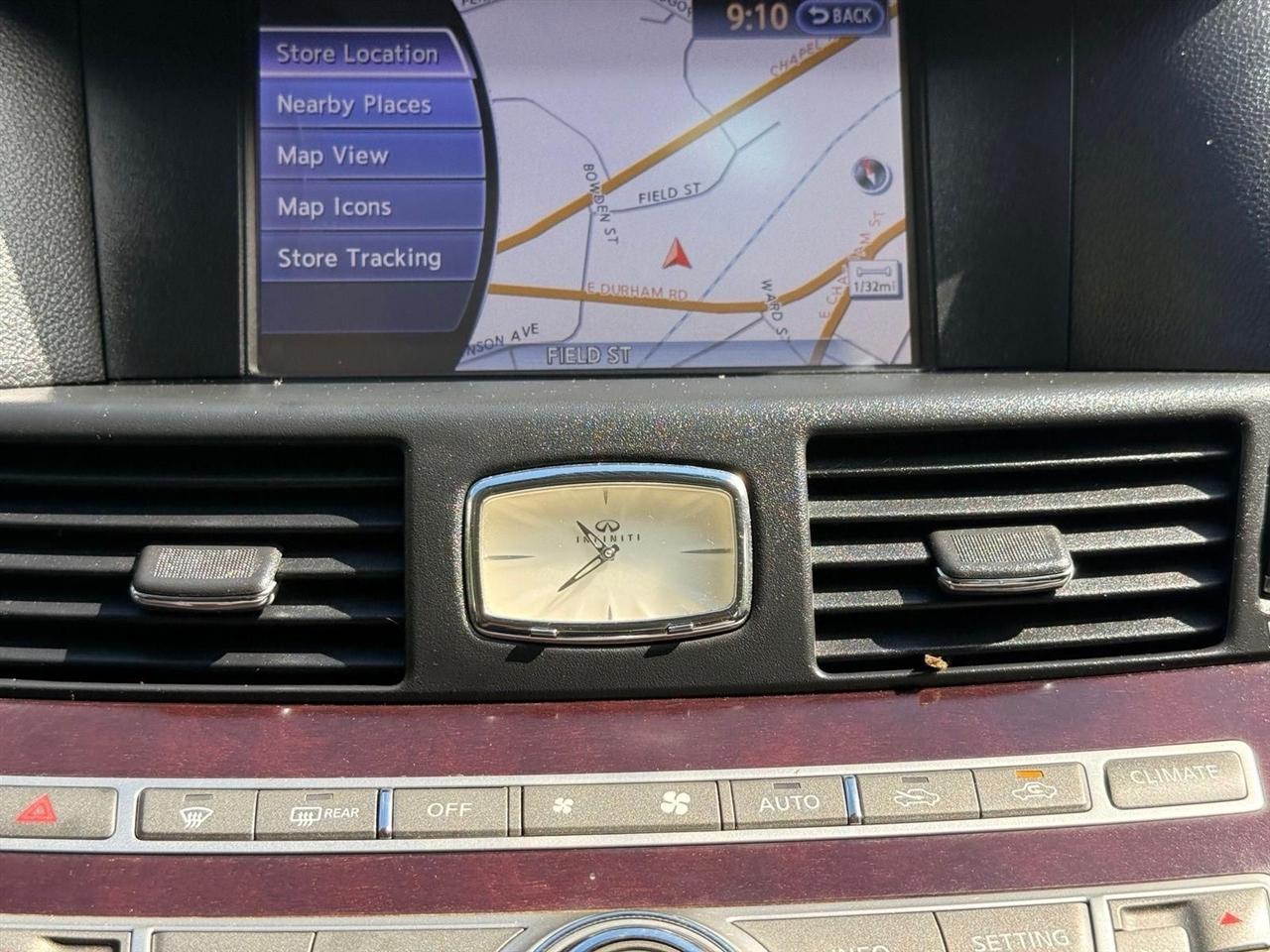 Infiniti Q70  2015