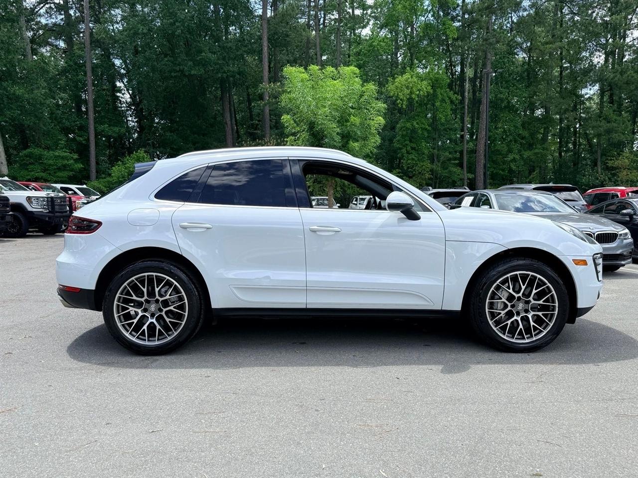 Porsche Macan  2017