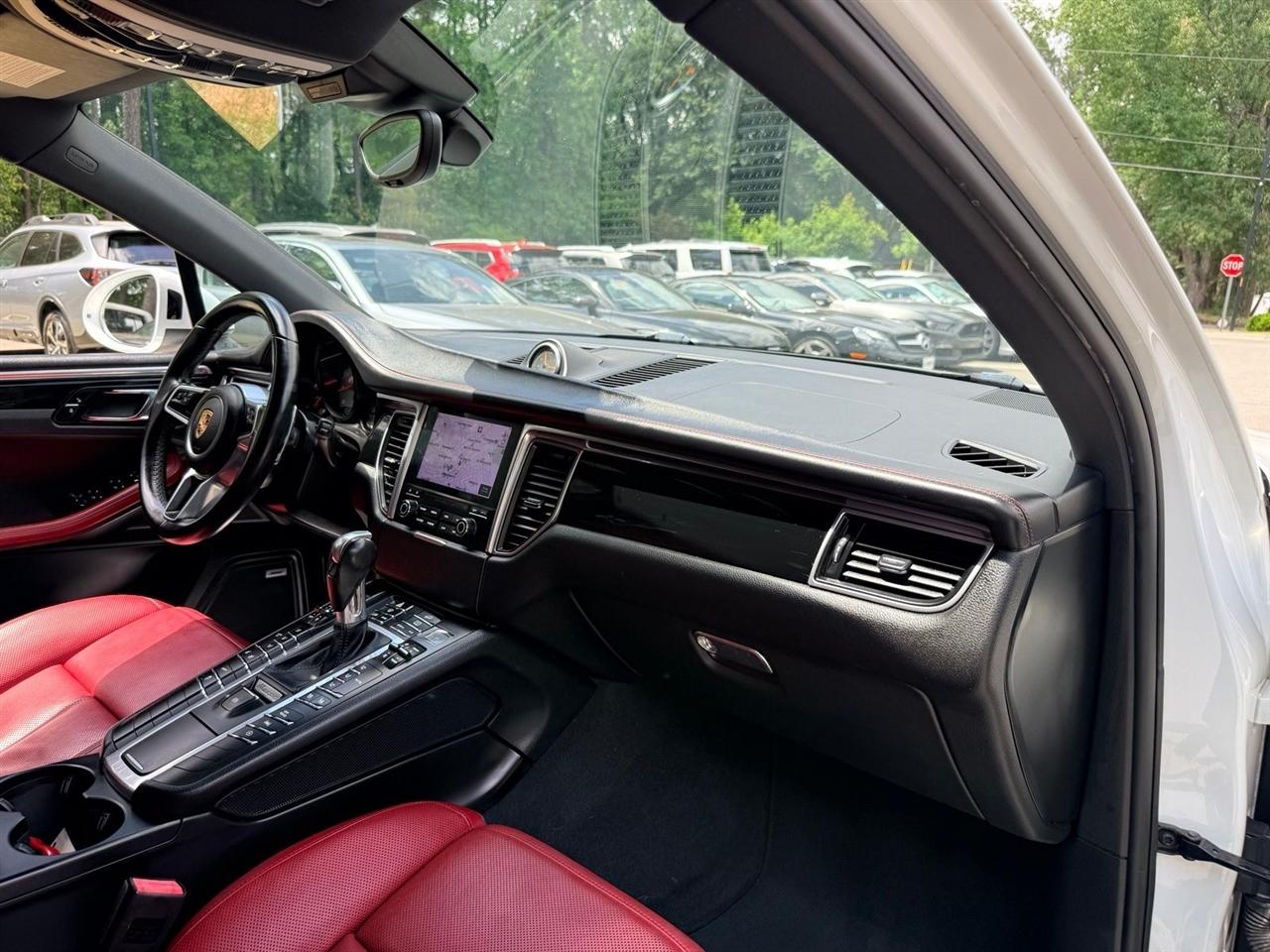 Porsche Macan  2017