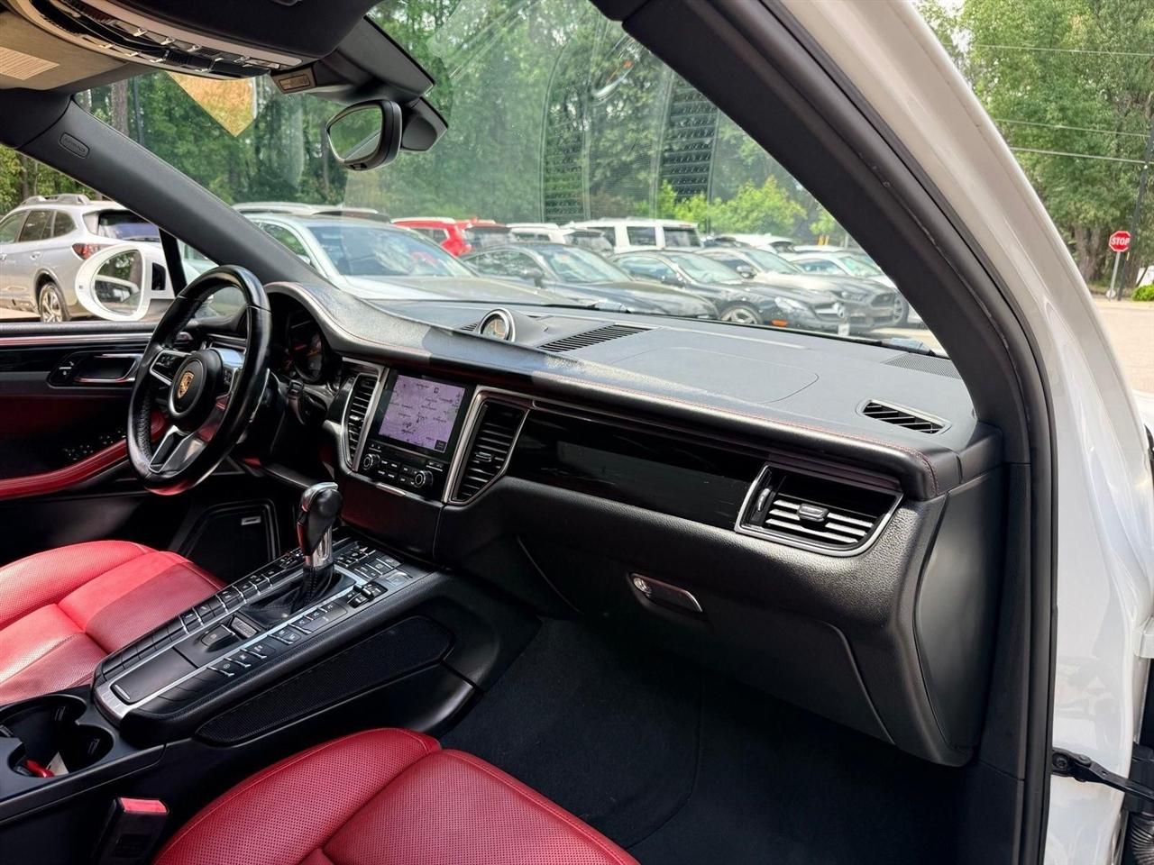 Porsche Macan  2017