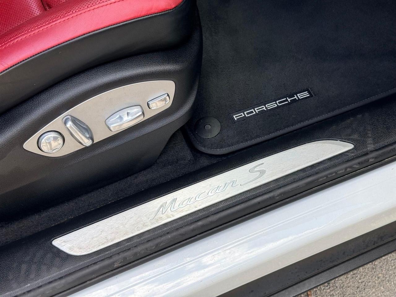 Porsche Macan  2017