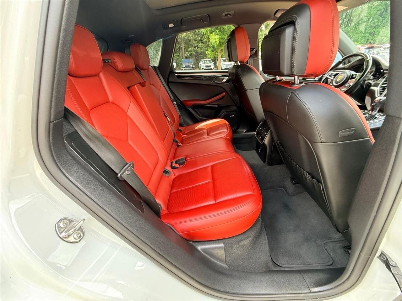 Porsche Macan  2017