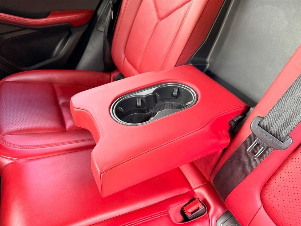 Porsche Macan  2017