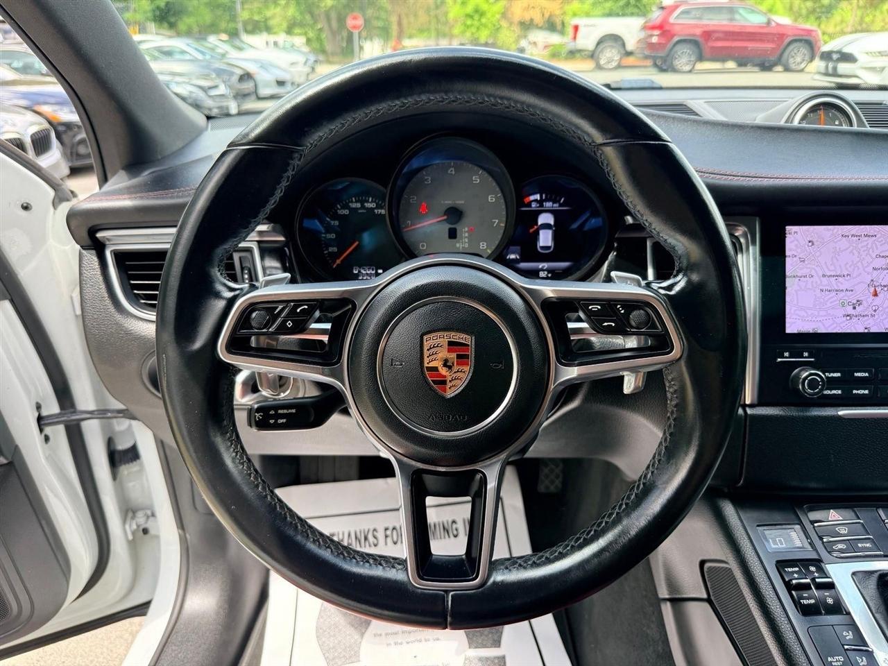 Porsche Macan  2017