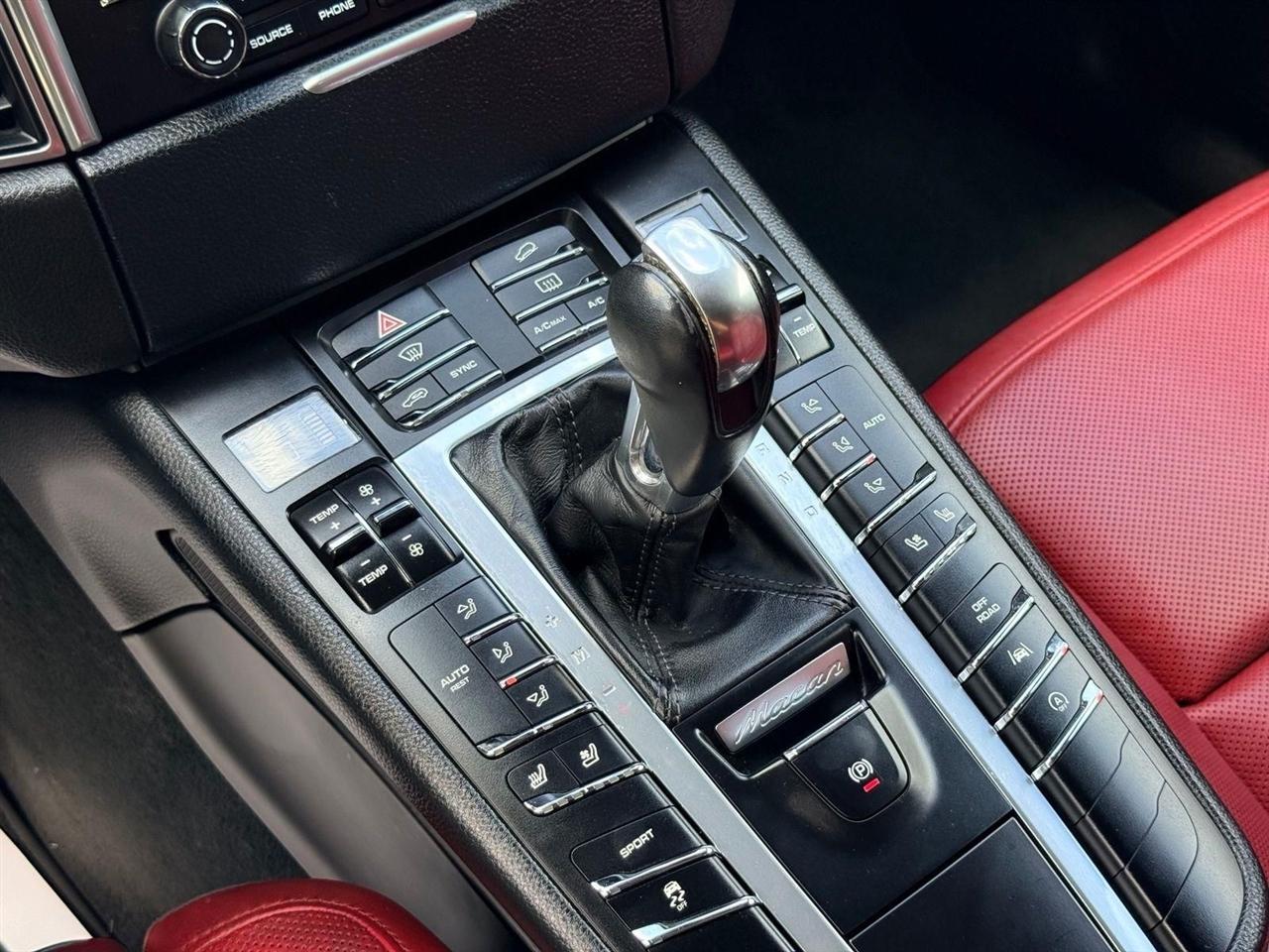 Porsche Macan  2017
