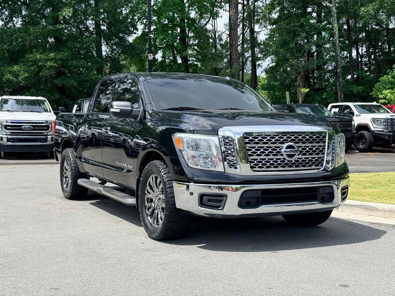 Nissan Titan  2019