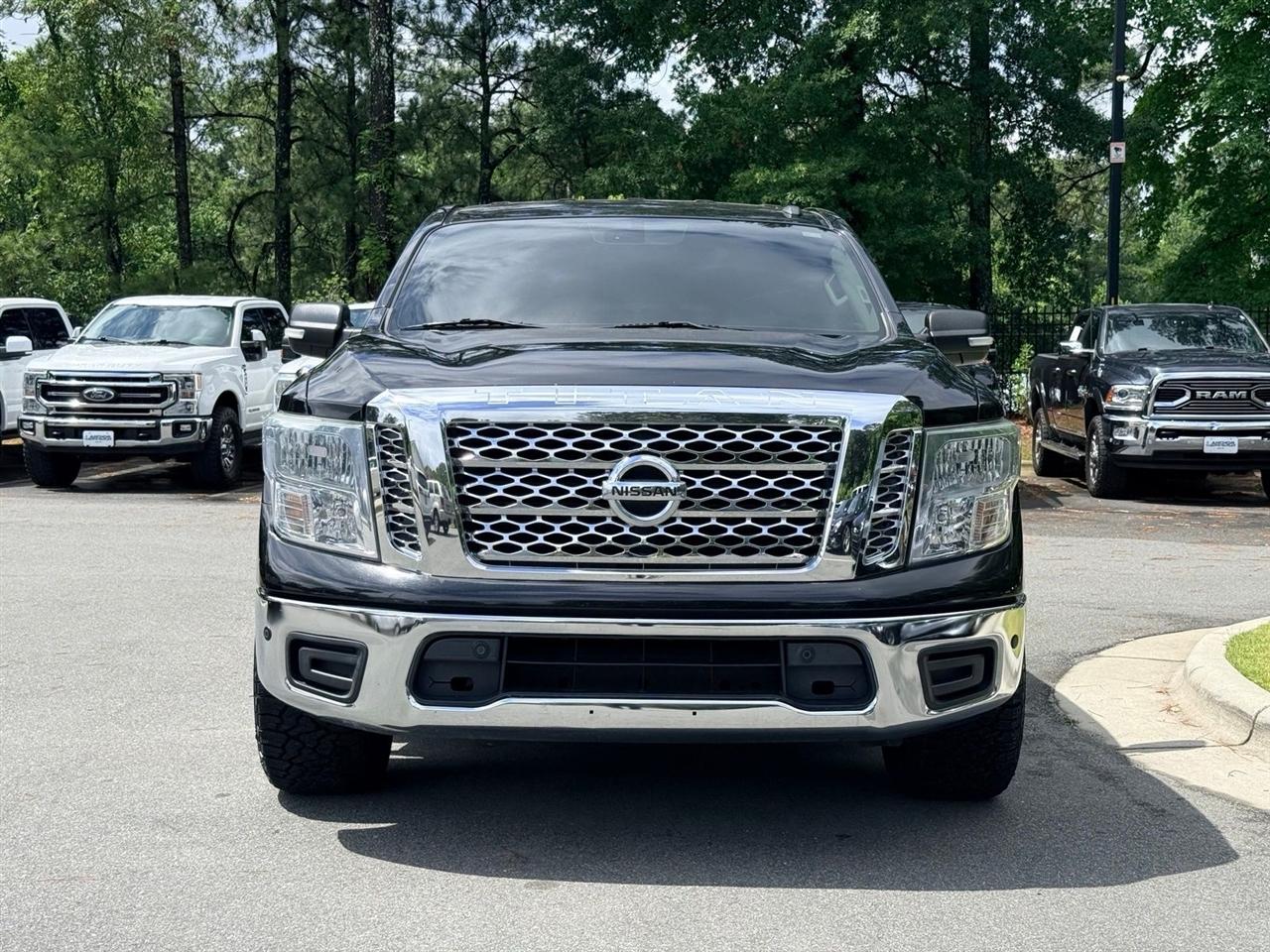 Nissan Titan  2019