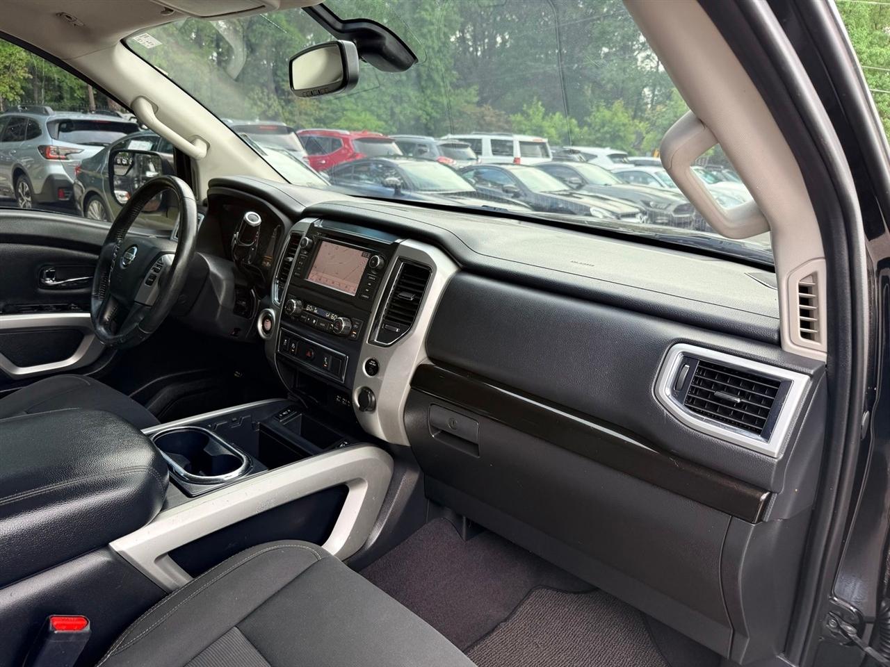 Nissan Titan  2019
