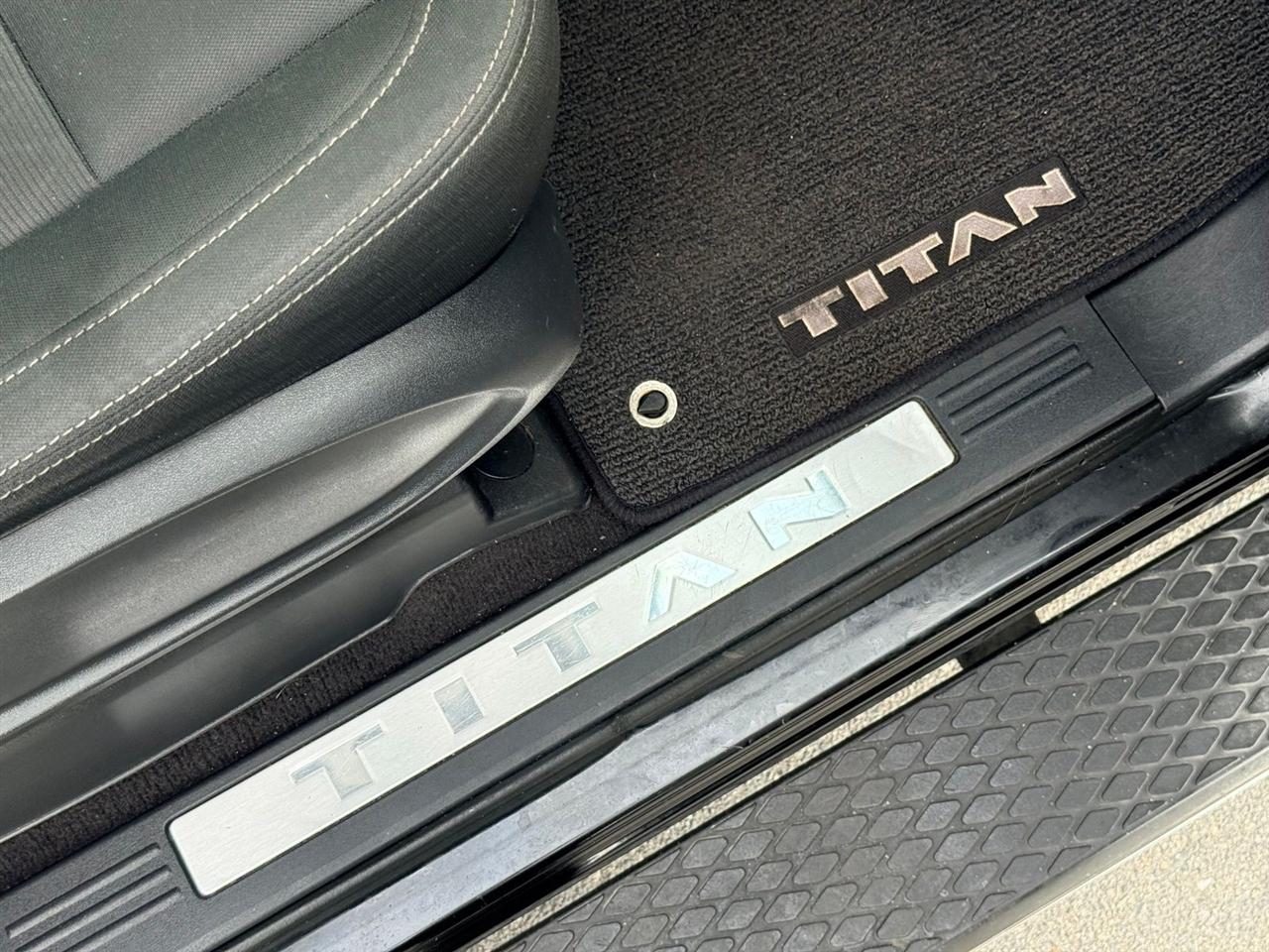 Nissan Titan  2019