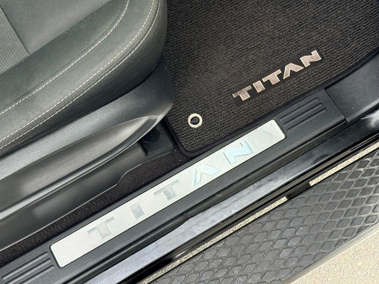 Nissan Titan  2019