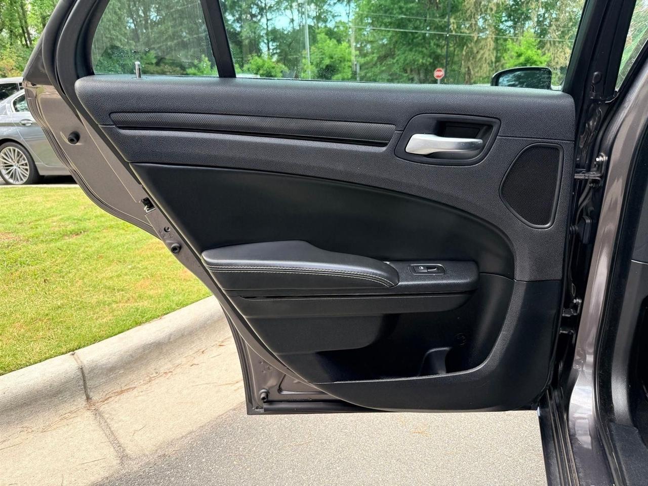 Chrysler 300  2015