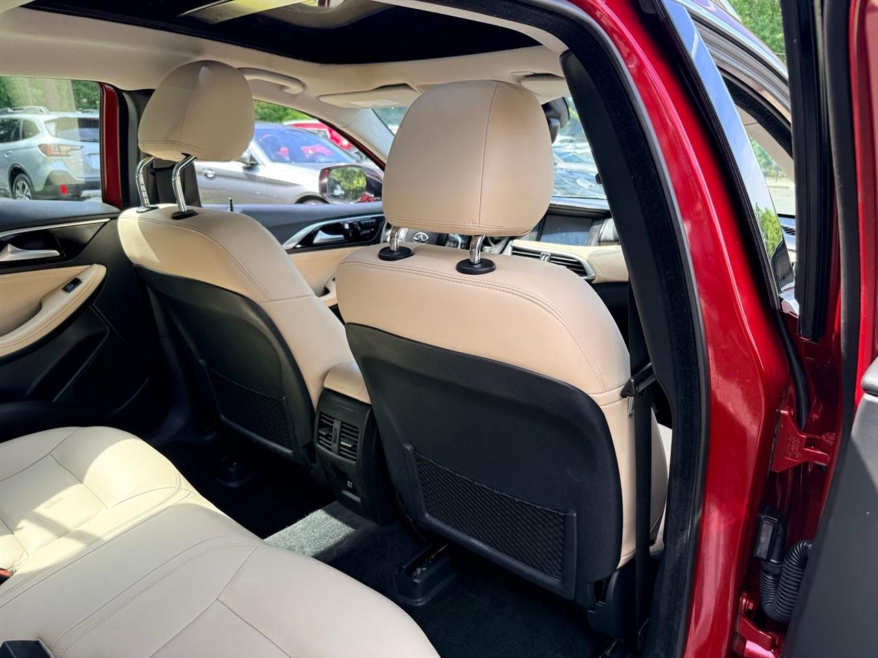 Infiniti QX30  2017