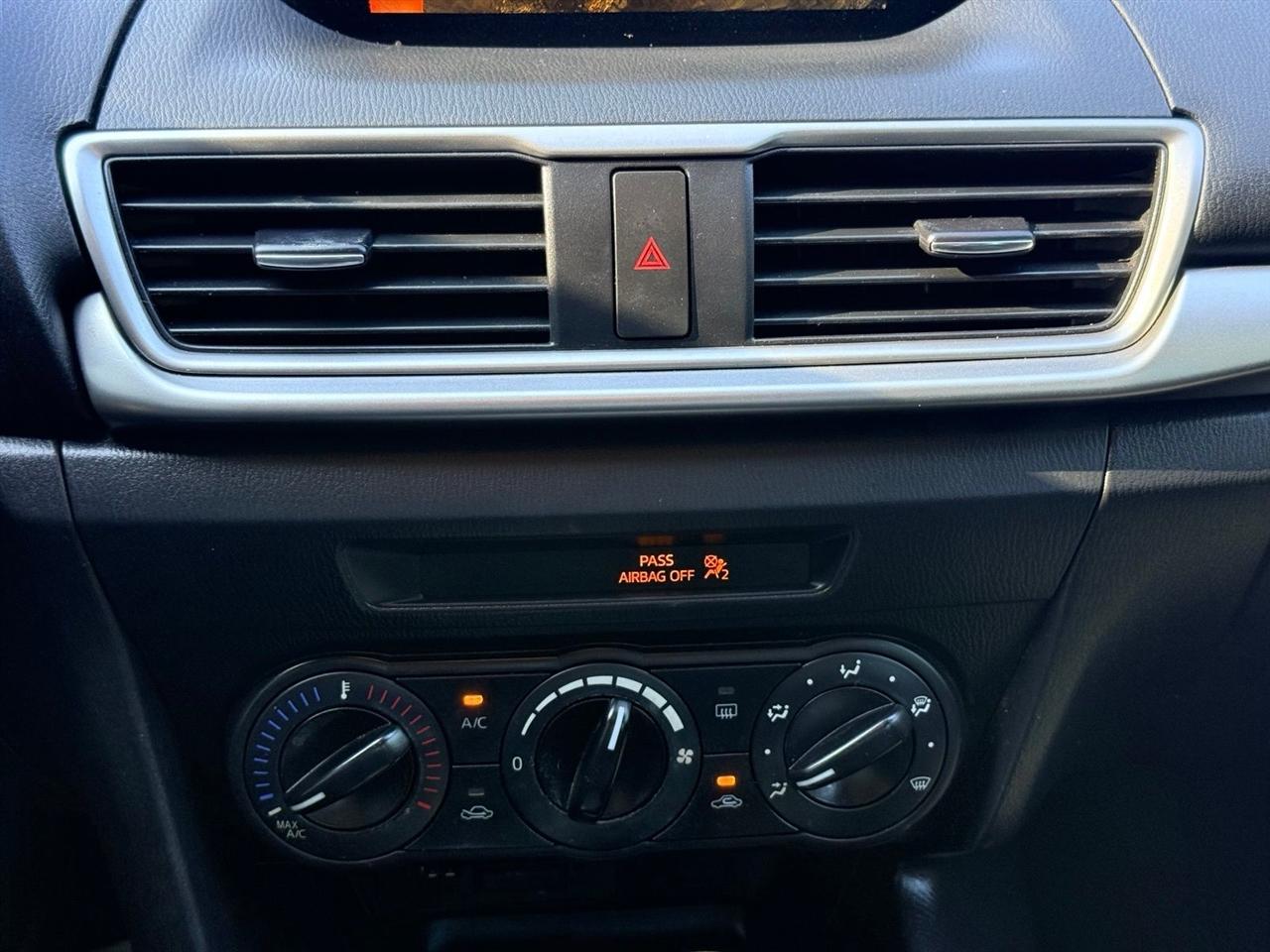 Mazda MAZDA3  2017
