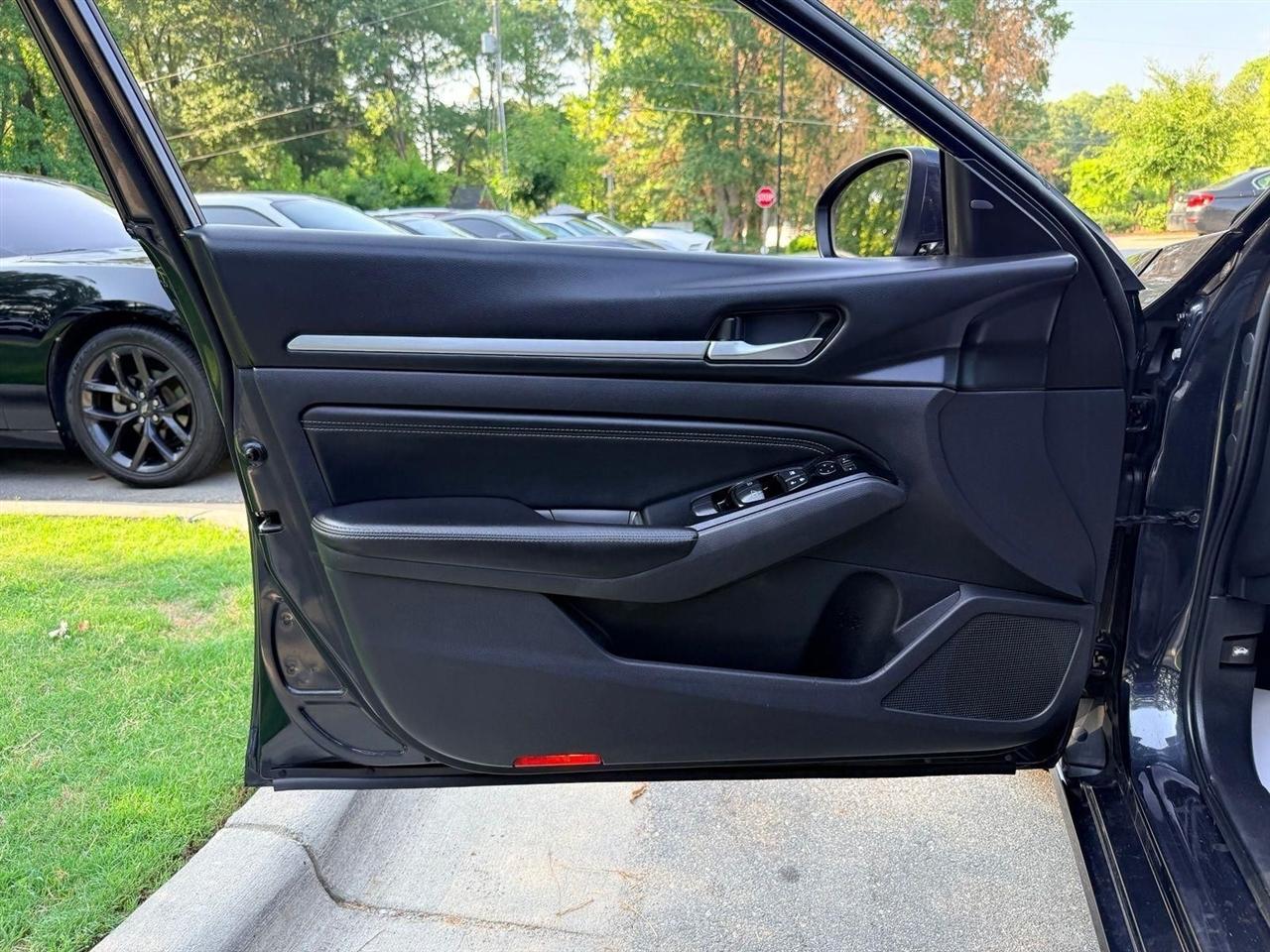 Nissan Altima  2020