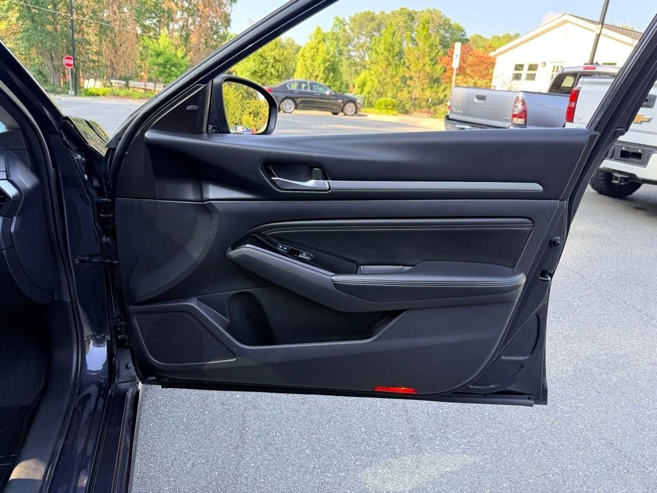 Nissan Altima  2020