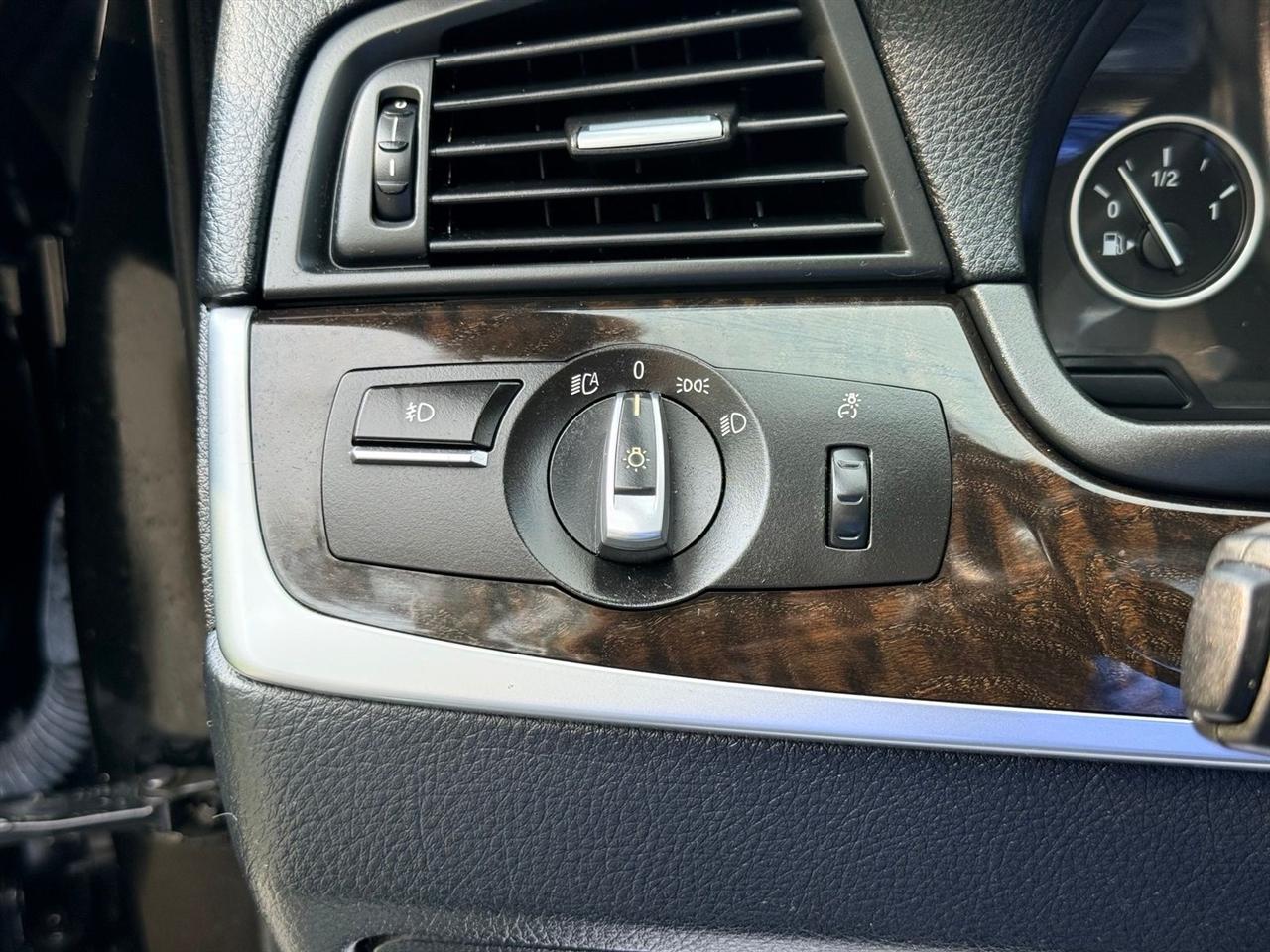 BMW 5-Series  2016