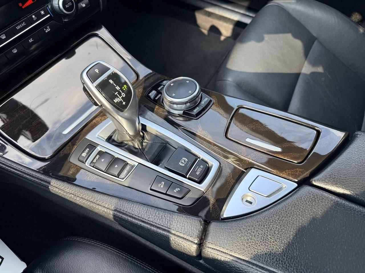 BMW 5-Series  2016