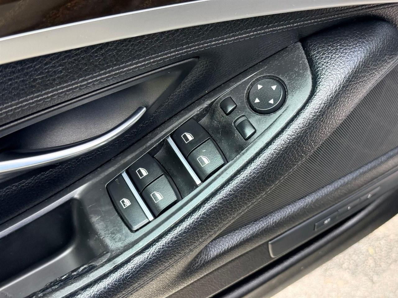 BMW 5-Series  2016