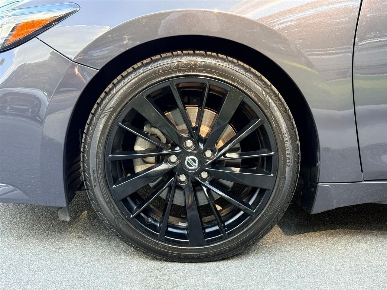 Nissan Maxima  2021