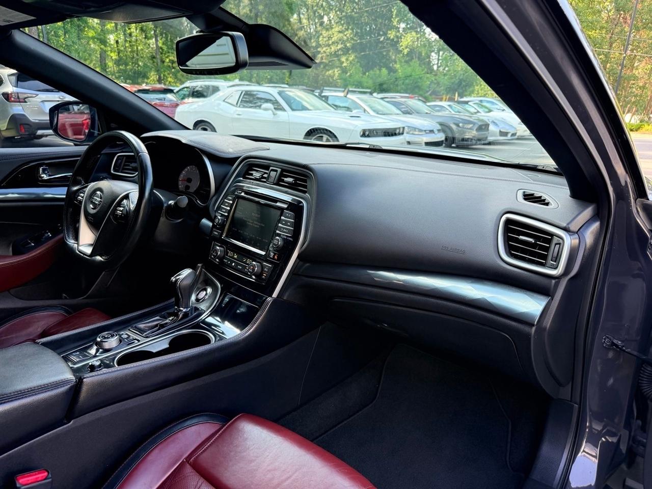 Nissan Maxima  2021
