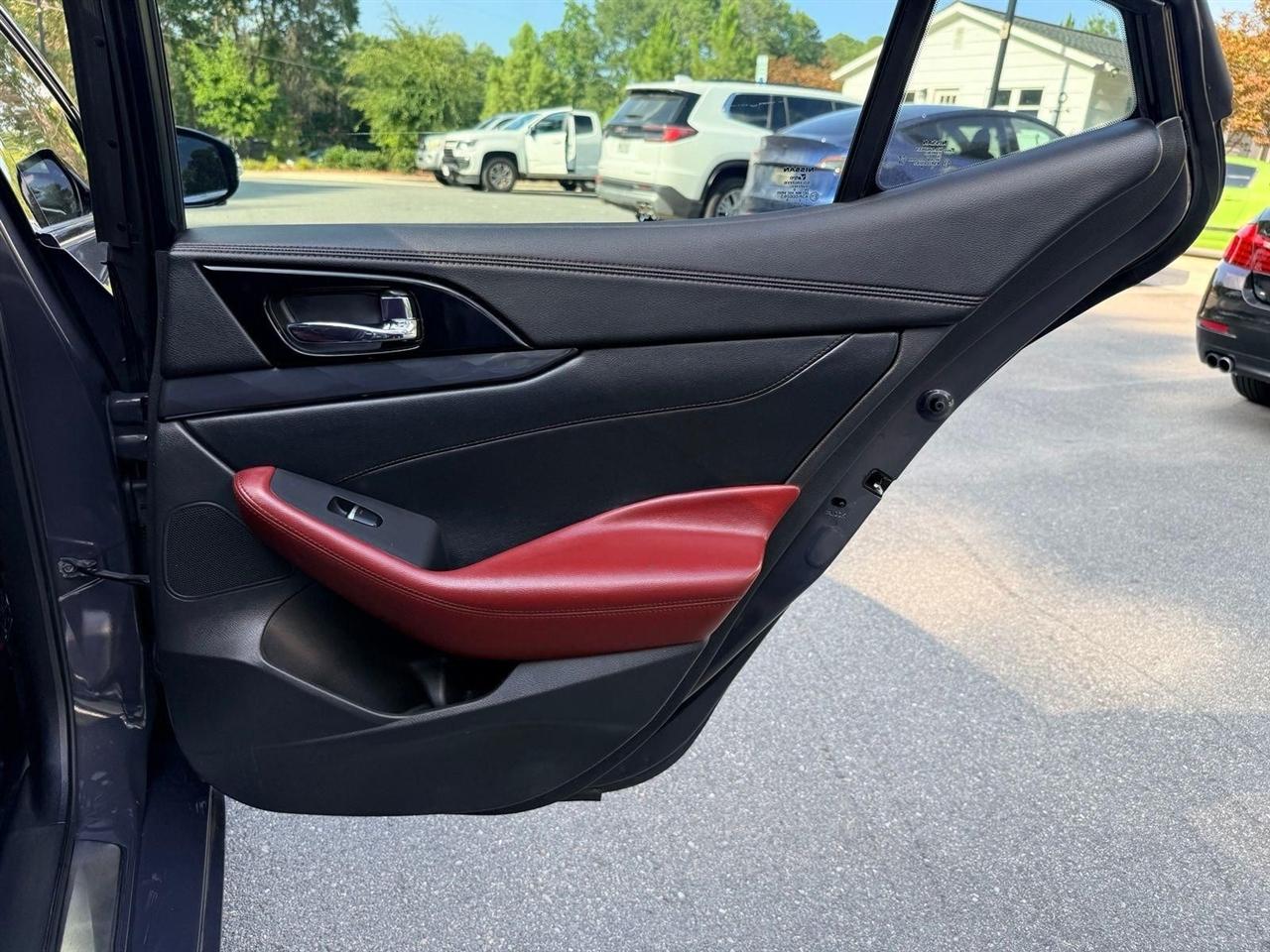 Nissan Maxima  2021
