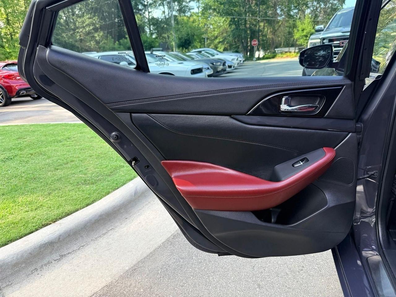 Nissan Maxima  2021