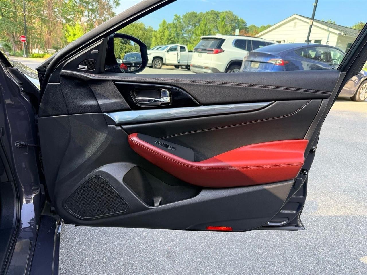Nissan Maxima  2021